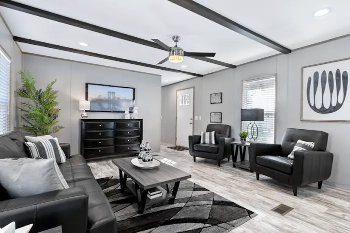 Los Robles Mobile Home Community 4