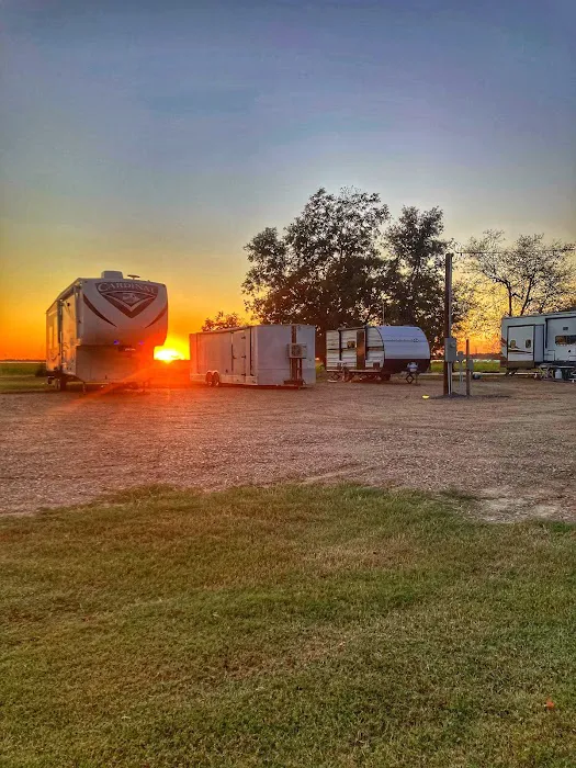 The Hut at the Bluff LLC 10
