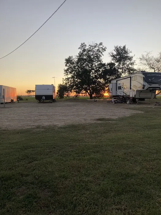 The Hut at the Bluff LLC 9