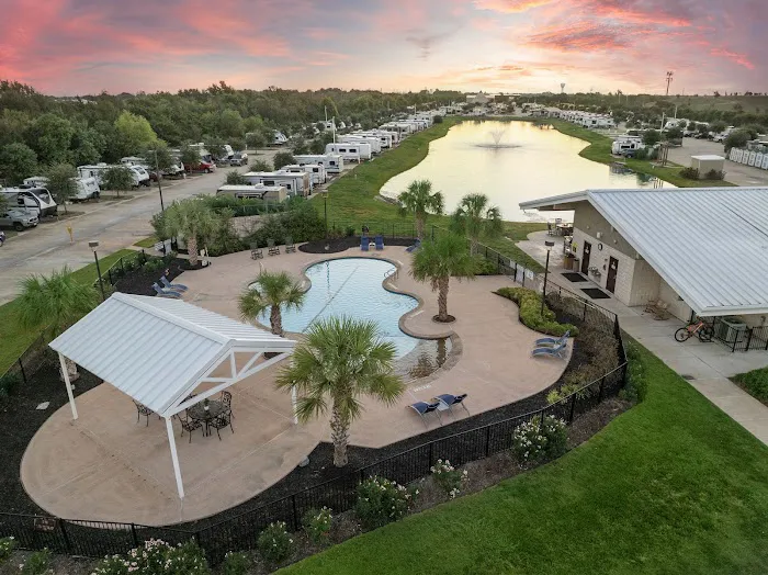 Highway 6 RV Resort by QRV 2