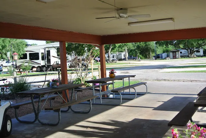 Whispering Oaks RV Park 4