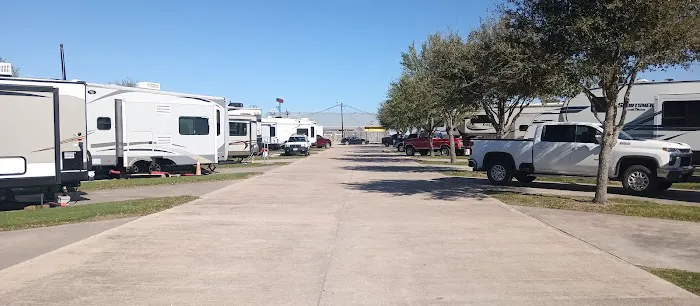 Pincher's RV Park 3