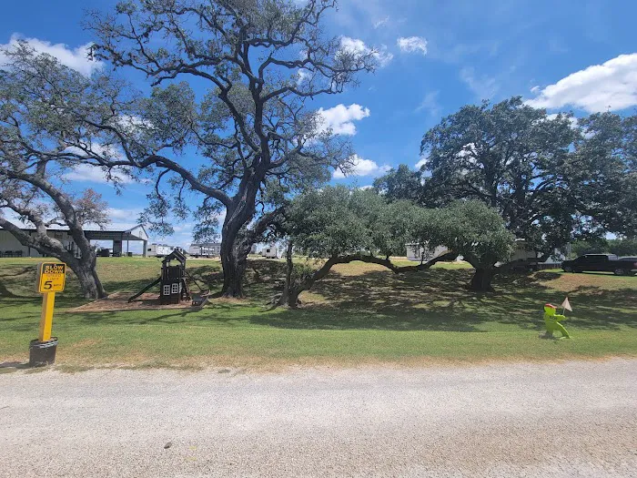 Schulenburg 3 Oaks RV Resort 2