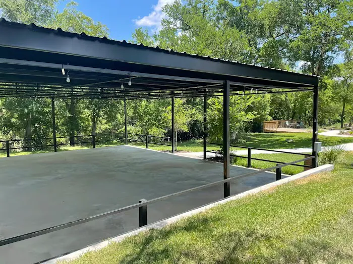 Lampasas Creekside Coach Park 4
