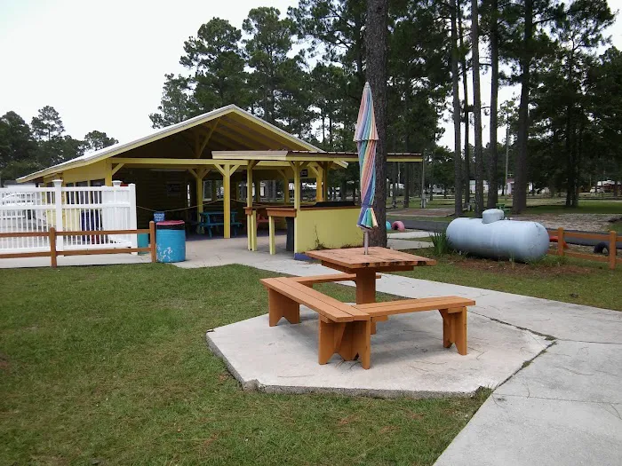 Sunroamers RV Resort Park 8