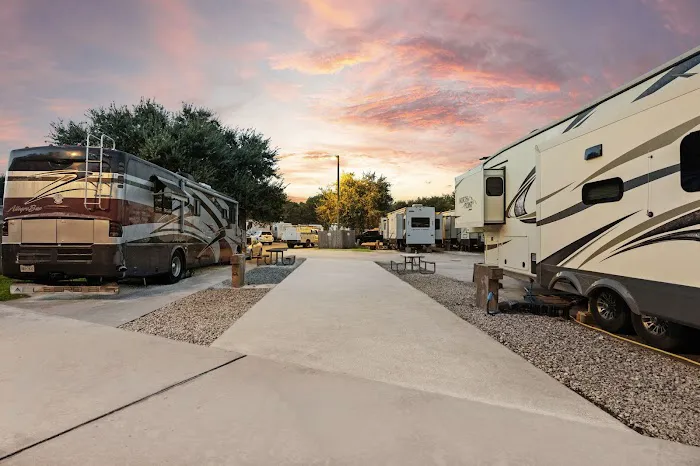 AllStar RV Resort by QRV 8