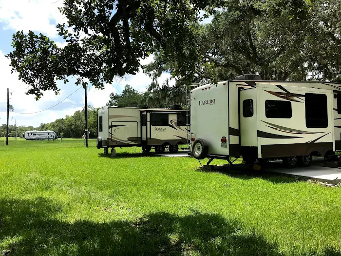 Riverside park camping grounds 12