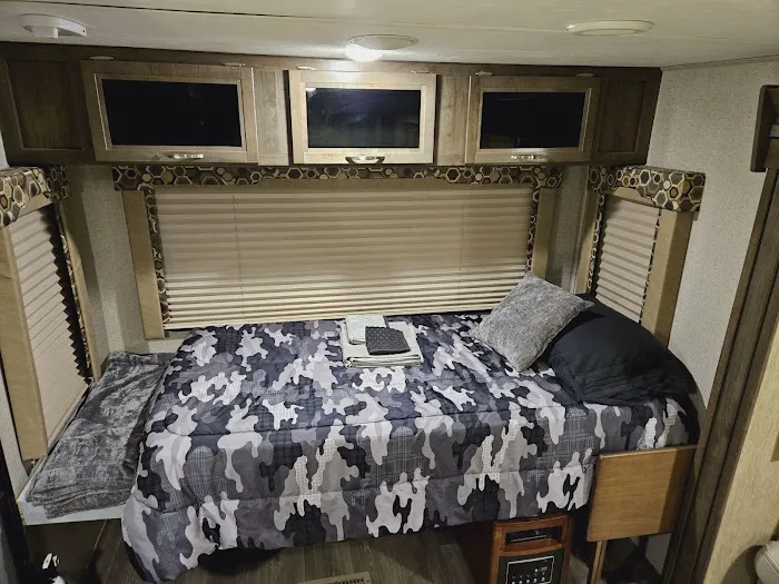 Riverside park camping grounds 39