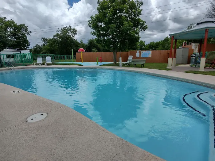 Flatonia Retreat & RV Resort 1