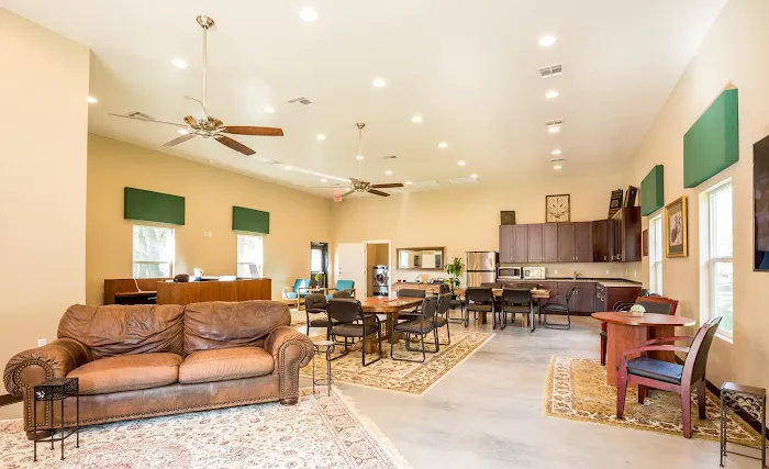 Sunny Bastrop RV Park 4