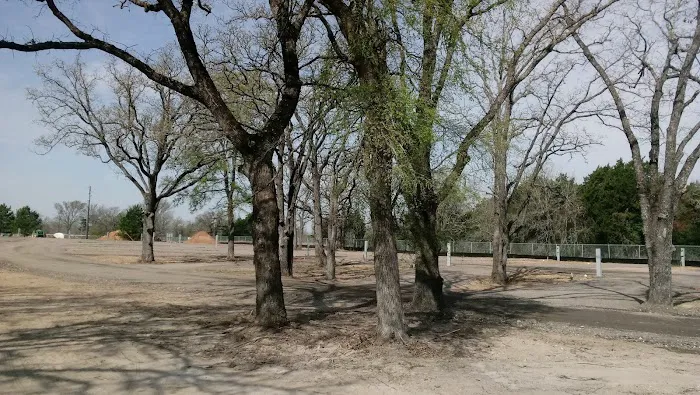 Sunny Bastrop RV Park 8