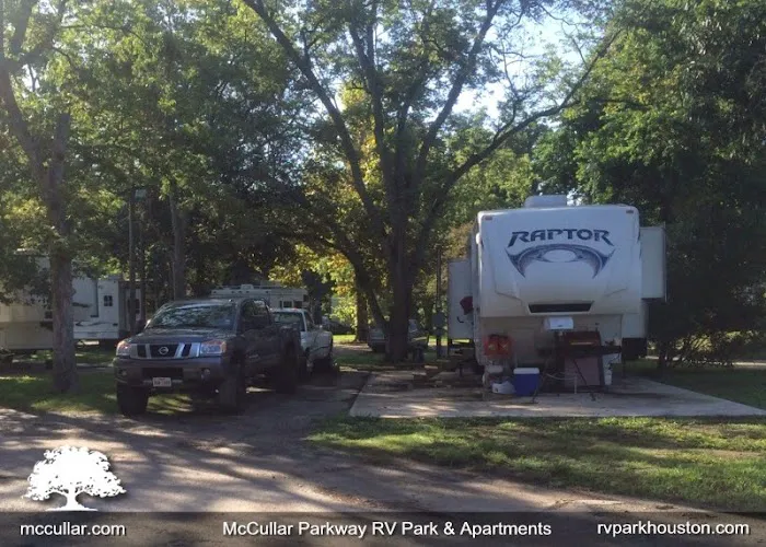 McCullar Parkway RV Park 4