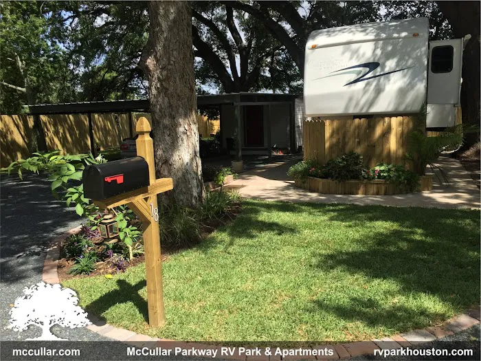McCullar Parkway RV Park 8