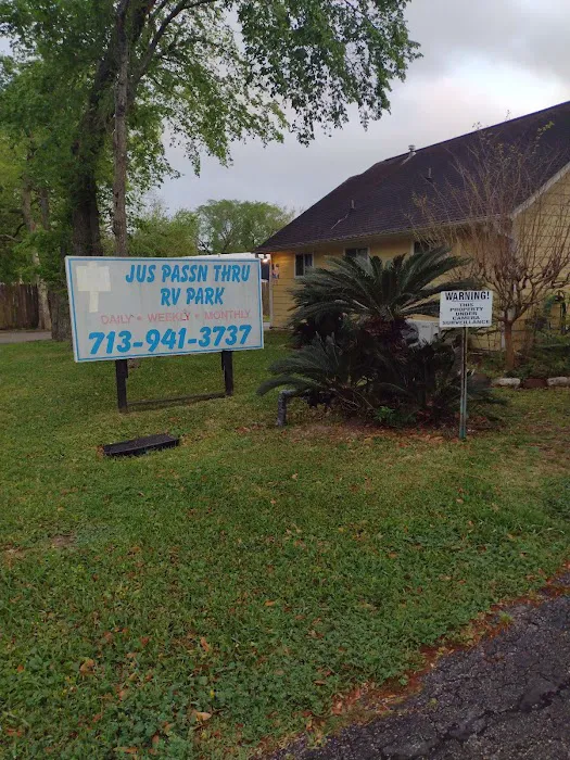 Jus Passn Thru RV Park 8