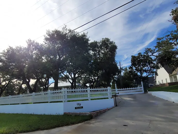 Beach Between Silver Slipper Rv Park & Pier 7