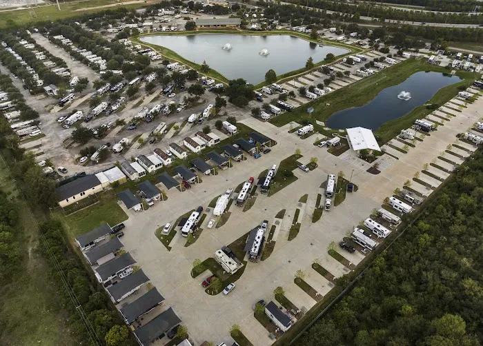 Lakeview RV Resort by QRV 10