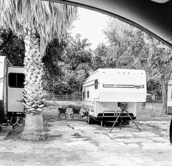 Travelers Paradise RV Park 4