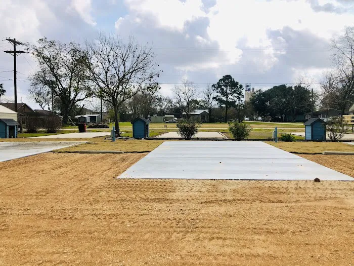 Safe Haven Mini RV Park - Markham, TX 4