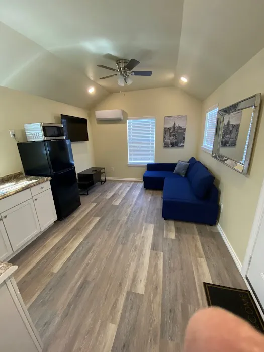 4L RV AND CABINS 7