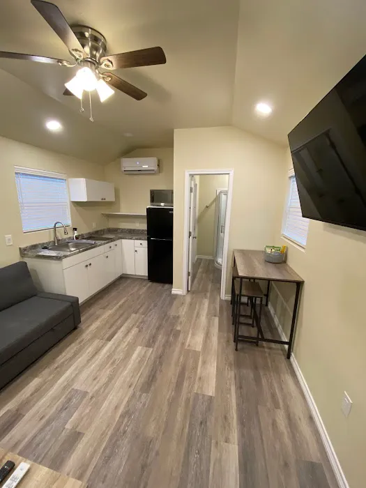 4L RV AND CABINS 9