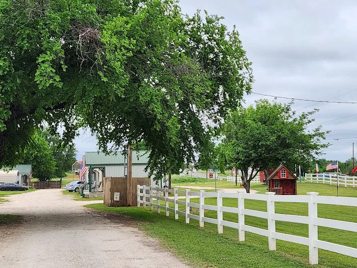 RAINBOW VILLAGE IN RAINBOW TEXAS 4