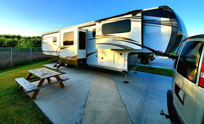 Eric & Jay's RV Resort 10