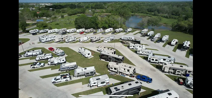 Howdy Y'all RV Resort 7