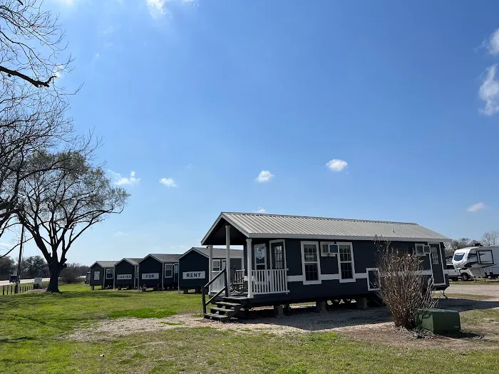 Patriot RV Park - Cuero 2