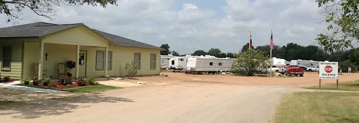 Patriot RV Park - Cuero 10