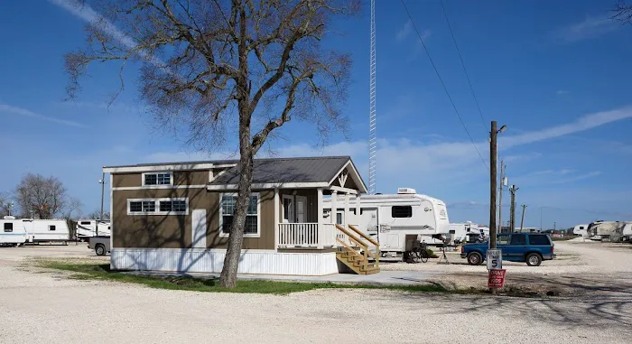 Angleton RV Park & Resort 2