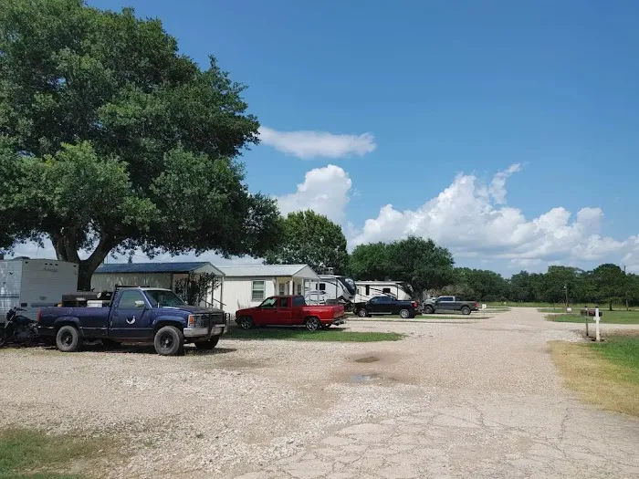 Dee's RV Park 3