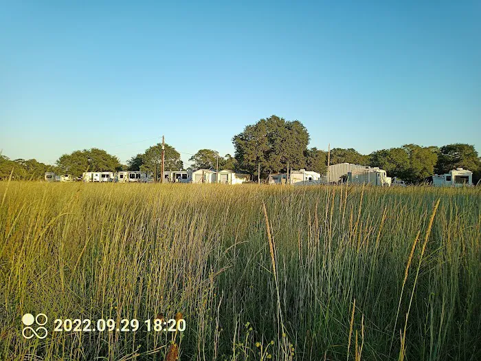Dee's RV Park 7