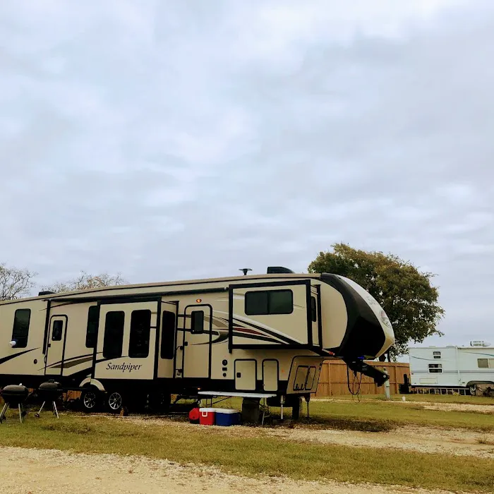 Happy Camp RV Park | RV Parks in Angleton, Texas 7