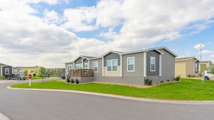 Loma Vista - Manufactured Home Community 3