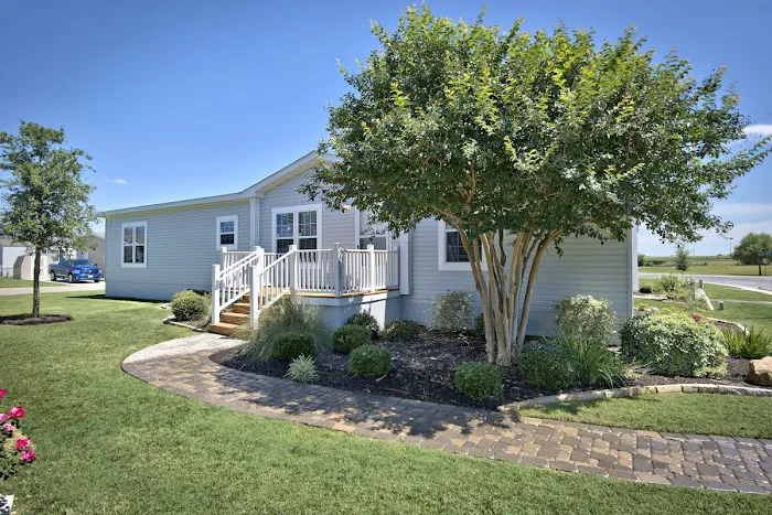 Loma Vista - Manufactured Home Community 13