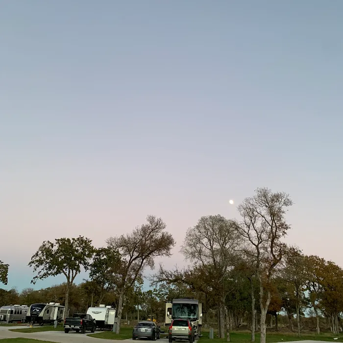 Austonia RV Resort 10