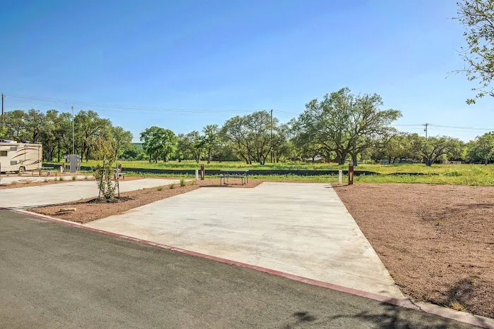 Jellystone Park™ Austin North 4