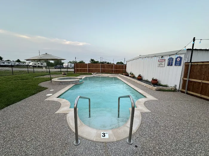Granbury RV Park 5