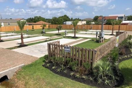 Green Parrot RV Park