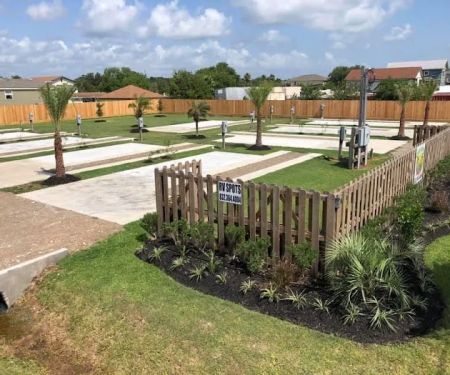 Green Parrot RV Park