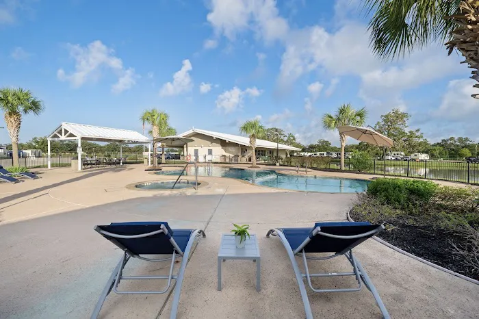 Brazoria Lakes RV Resort by QRV 2