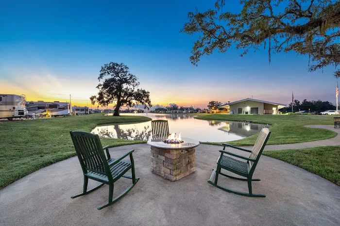 Brazoria Lakes RV Resort by QRV 8