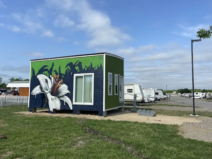 Lockhart Meadows RV Park & Tiny Homes 3