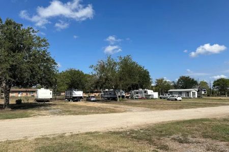 The Oasis RV Park - Nixon TX