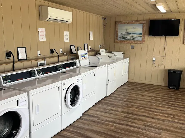 Coastal Bay RV and Cabin Rentals 5