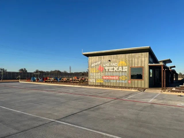 The Old El Camino Motocourt and RV Resort 9