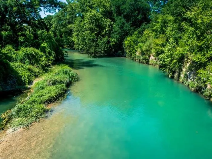 Mammoth Bend RV Park 3