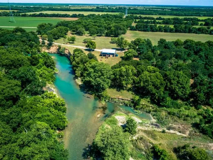 Mammoth Bend RV Park 7