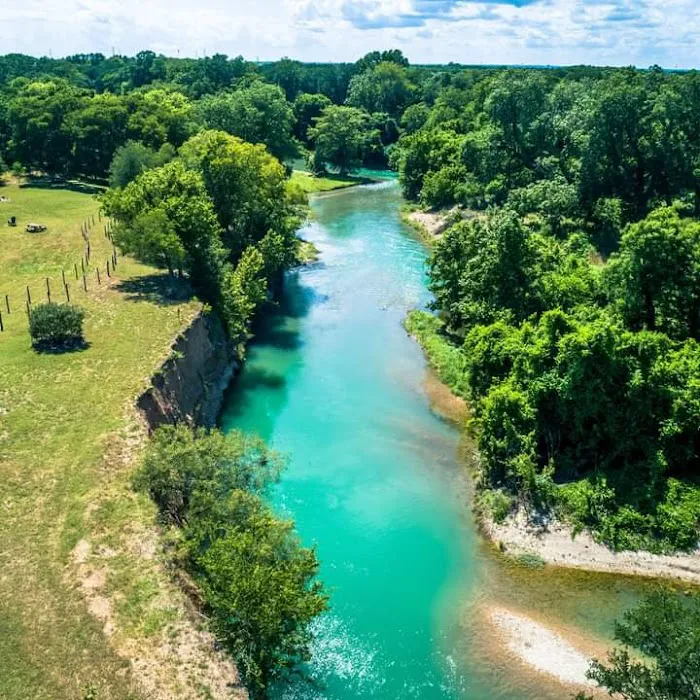 Mammoth Bend RV Park 10