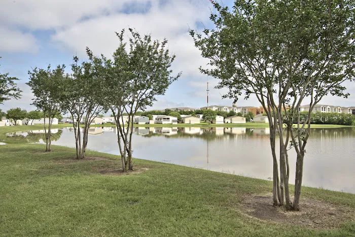 Lakeside Crossing - Manufactured Home Community 6